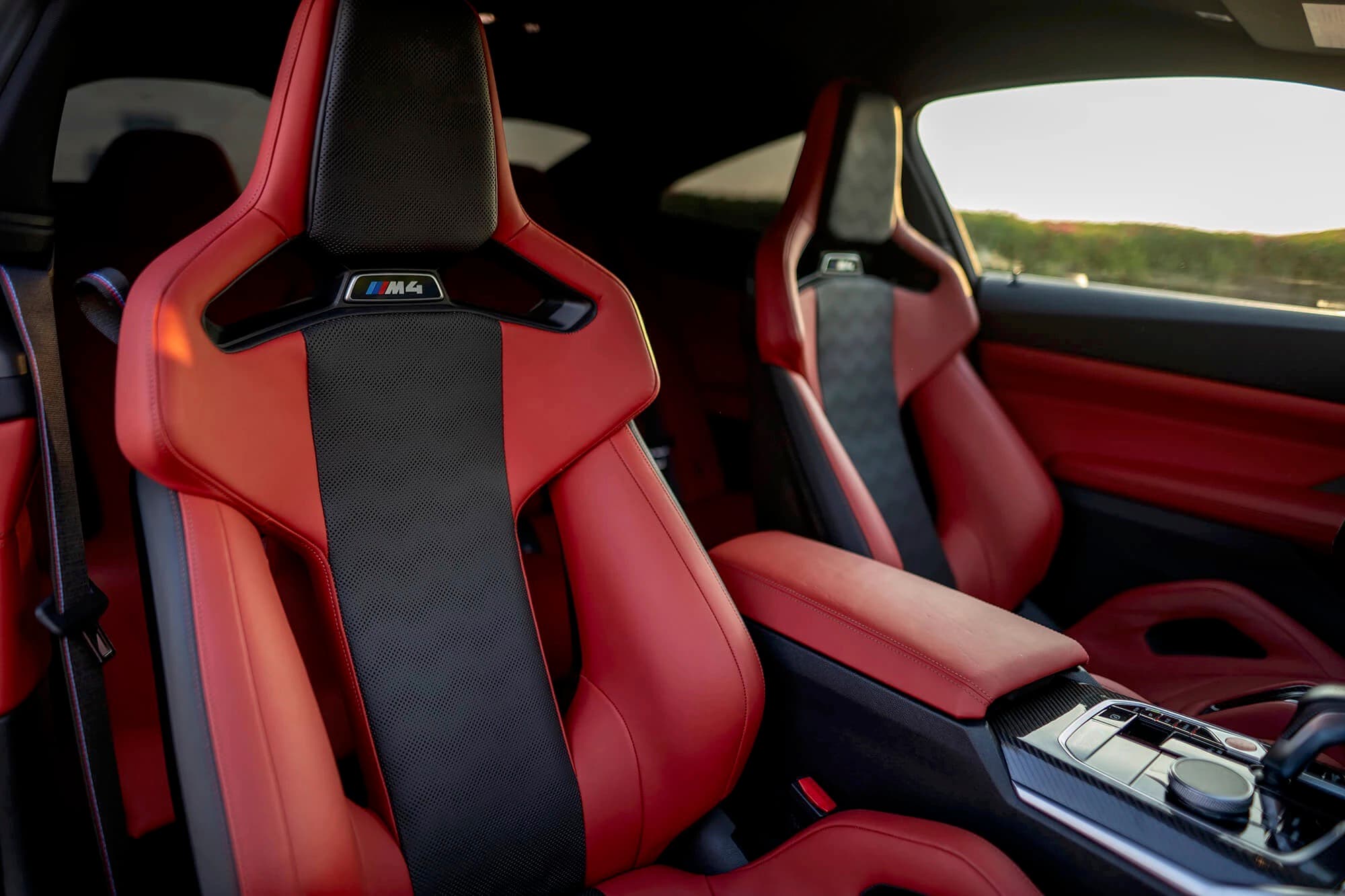 BMW M4 Competition thumbnail 3