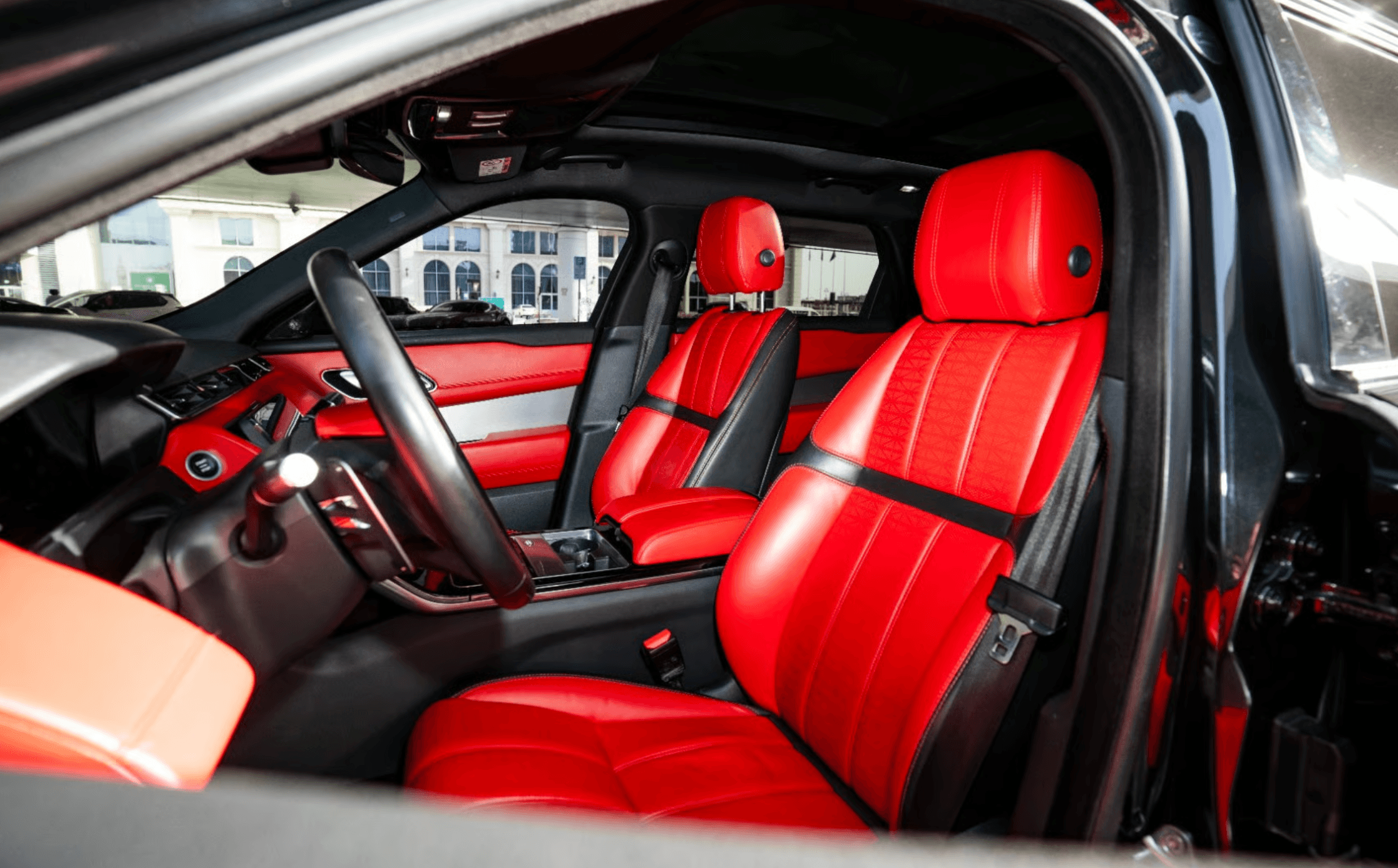 Range Rover Velar thumbnail 4